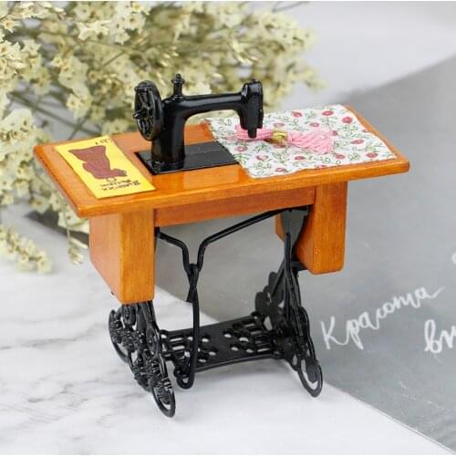 1 Pc New Cute Miniature Sewing Machine With Cloth For 1/12 Scale Dollhouse Decoration
