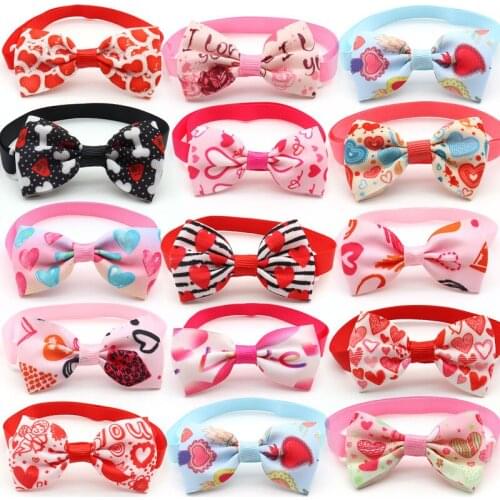 100pcs Lovely Heart Dog Accessories Valentines Day Dog Bow Ties Cat Dog Neckties Holiday Bowties Pet Supplies