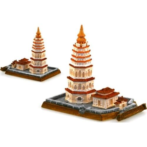Hot Sale Kek Lok Si Malaysia Creative Resin Crafts World Famous Landmark Model Tourism Souvenir Gifts Collection Home Decor