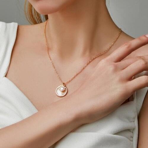 Sweet Starry Star Sky Pendant Necklaces for Women Female Simple Geometric Round Disc Simulated Pearl Clavicle Chain Necklace