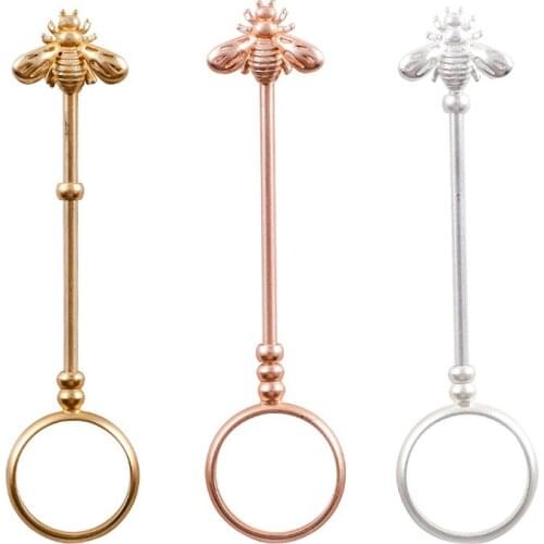 Little bee Cigarette Holder Ring Rack Metal Finger Clip Women Men Cigarettes Smoking Accessories Smoker Ring Gift Set