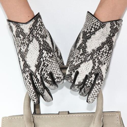 High Quality Female Python Snake Pattern Imported Lambskin Gloves Plus Velvet Thickening Driving Leather Gloves Woman DQ6116