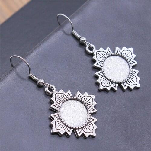 Vintage 2 Colors 12mm Round Cross Style Cameo Cabochon Pendant Base Setting Dangle Earrings Fit Women Party Gift