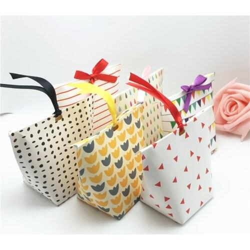 Pretty White Cardboard Gift Box 6x6x10cm Kraft Paper Wedding Favor Wrapping Supplies 1lot=12pcs Candy Packaging Bag With Ribbon