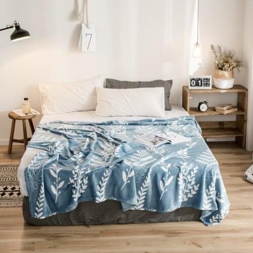 Flower season bedspread blanket 200x230cm High Density Super Soft Flannel Blanket to on for the sofa/Bed/Car Portable Plaids