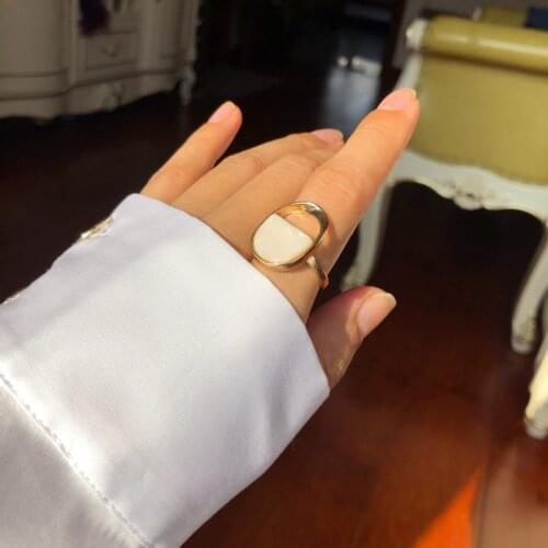 Elegant Fashion Ring Oval Female Fashion Wedding Ring Ring Geometry Contracted Style Suitable For The Resin Ring Of Women