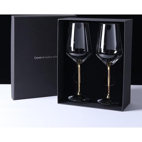 Creative Bride and Groom Goblet Red Wine Glass Transparent Drink Vodka Goblet Beer Wine Glass Sexy Tacas Para Licor Cup BD50WG