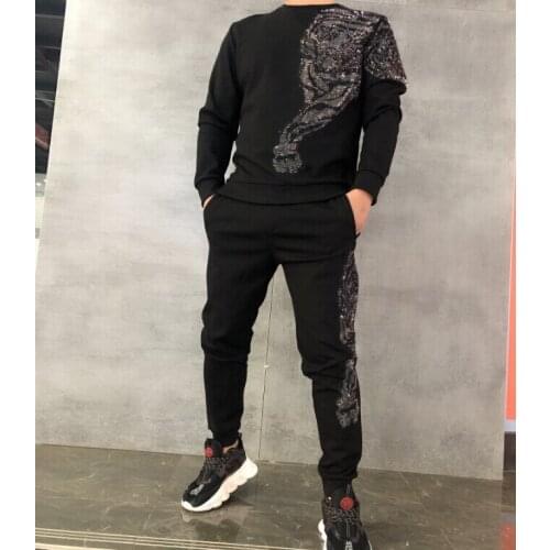 Mens new personalized tracksuit in autumn and winter 2019 hot drilling slim round neck and plush sports and leisure suit