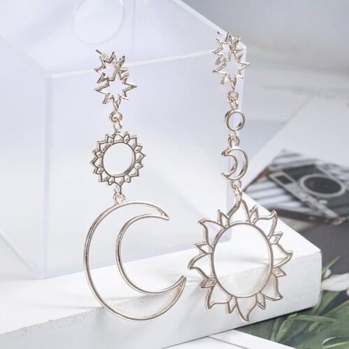 Korean Version of The 2020 Fashion New Earrings Simple Sun God Moon God Asymmetric Exaggeration Earrings Ladies Wholesale