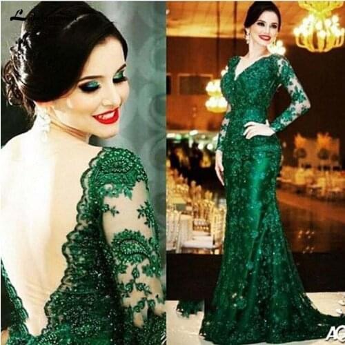 Elegant Emerald Green Lace Mother of the Bride Dress V Neck Long Sleeves Open Back Mermaid Court Train Formal Gowns