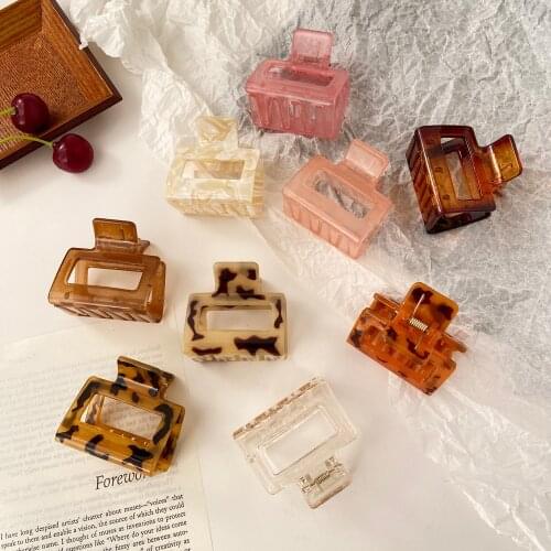 Women Girls Geometric Hair Claw Clamps Hair Crab Moon Shape Hair Claw Clip Solid Color Hairpin Hair Accessories