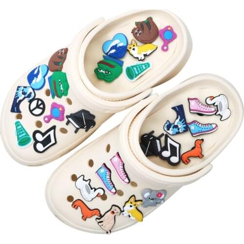 Shoe Charms Accessories Decorations Shoe Accessories Animals Shoe Charms Sad Frog Jibz Buckle for Kids Party Xmas Gifts