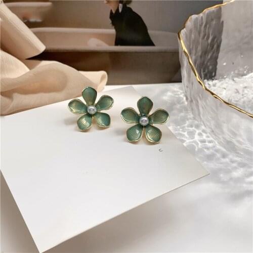 Vintage Simple Green Petal Leaf Pearl Drop Earrings Korean Fashion Flower Pendent Earrings for Women Girls Kids Ear Jewelry Gift