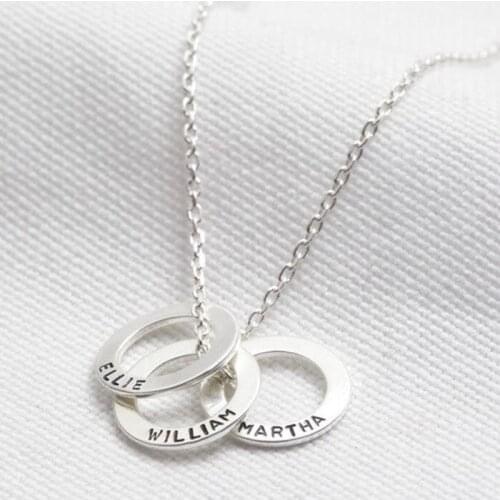 Personalized Russian Rings Pendant Engraved 3 Names Necklace Linked Circle Family Names Necklace Mothers Day Gift for Her
