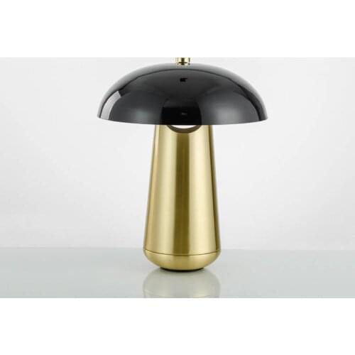 Modern Mushroom Black Table Lamp Fashion Classic Metal Desk Lamp Bedroom Light TA084