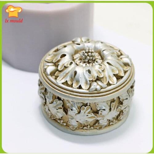 European and American Metal Texture Embossed Palace Style Fashion 3D Gypsum Moulds Aroma Candle Soap Silicone Molds