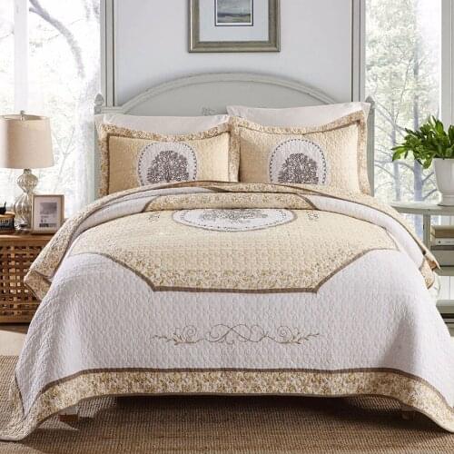 Europe Embroidered Quilt Set 3PCS Cotton Bedspread on the Bed Cover Pillowcase King Size Quilted Coverlet Summer Blanket for Bed
