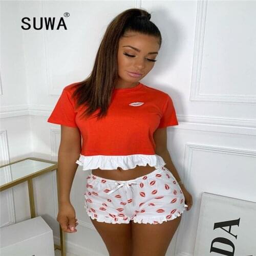 2020 sweet girl style red round neck short sleeves crop top and wave point hot shorts 2 pieces set casual lady fashion women set