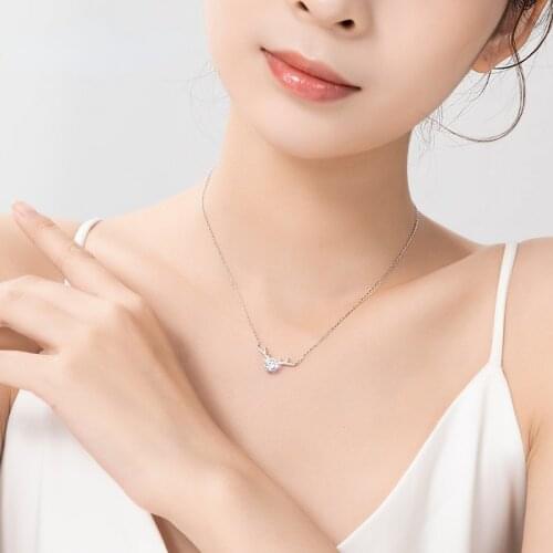 Fashion Jewelry AAA Zircon Pendant Necklace Popular Design High Quality Shiny Crystal Silvery Plating Chain Necklace For Women
