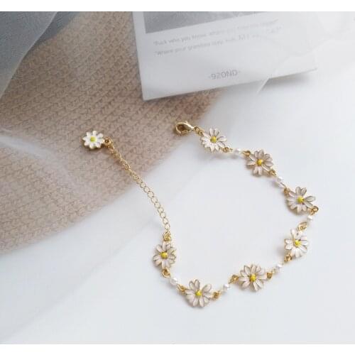 Simple Fashion Daisy Bracelet Gold Plated Adjustable Bracelet Female Student Bracelet Womens Party Jewelry Birthday Gift