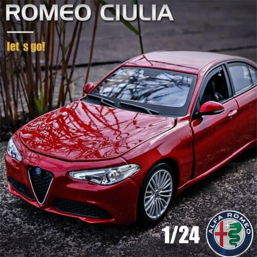 1:24 Alfa Romeo Giulia Sports Alloy Car Model Diecasts & Toy Vehicles Metal Toy Car Model High Simulation Collection Kids Gift