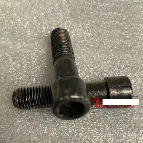 For Hyundai Terracan Front wheel shaft head screw front wheel shaft head cover screw shaft head clutch screw