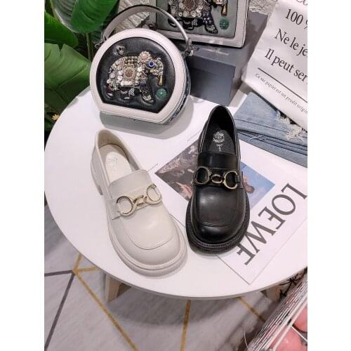 2021 spring and autumn metal chain shallow mouth square heel womens shoes fashion all-match British style small leather shoes