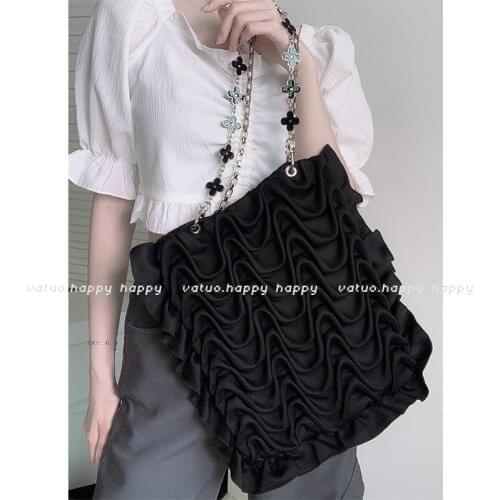 Black Luxury Handmade Wave Pleated Lucky-clover-chain Shopper Shoulder Bags Totes Women Designer Brand Handbags Satin Lady Bags
