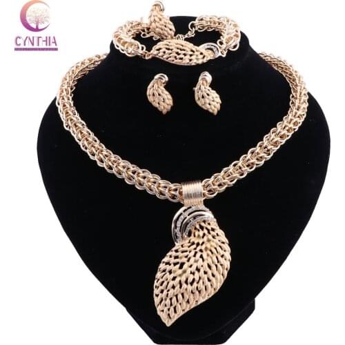 African Jewelry Set for Womens Wedding Necklace Earrings Bracelet Ring Set Gold Color Crystal Classic Necklace Set