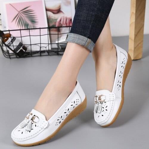 New Summer Leather Womens Shoes Moccasins Platform Shoes Soft Boat Shoes Fashion Cutout Flats Casual Low Heel Nurse Shoes