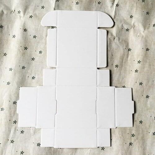 30PCS 7x7x3cm Brown / Black Kraft Paper Box White Wedding Gift Packing Boxes Wedding Candy Box Party Favors Soap Boxes Z067