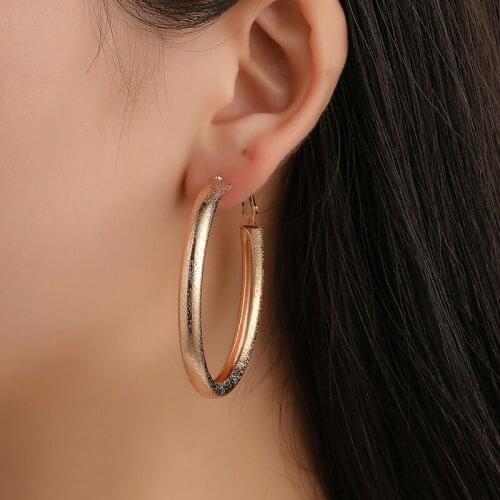 Golden Silver Plated Simple Dull Polish Glossy Geometry Roundness Repousse Alloy Circles Hoop Earrings for Women