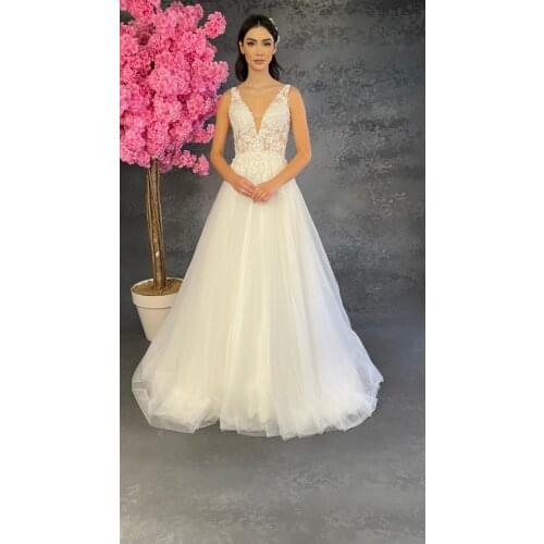 Embroidered Ruched V Neck Helen Wedding Dress Custom Sew Evening Dress Quality Embroidered Fabric Bridesmaid Dresses Sleeveless