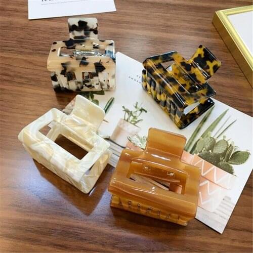 Acrylic Women Hair Claws Crab Clamp Geometric Hollow Hair Clip Leopard Retro Hairpins Headwear for Girls Korean Hair Accessories