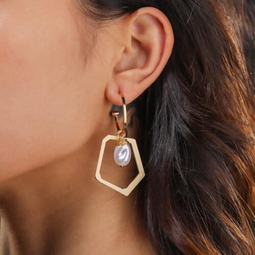 Hip Hop Retro Women Gold Plated Earrings Fashion Metal Irregular Baroque Pearl Drop Earrings Female Wedding Party Jewelry Gift