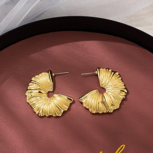 Jaeeyin 2021 New Arrival Gold Color Ocean Sea Snail Animal Irregular Satin Surface Punk Exaggerated Big Statement Stud Earrings
