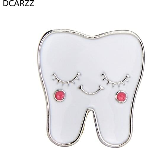 DCARZZ Cartoon Tooth Brooches Medical Jewellery Gift Women White Enamel Cute Lapel Tooth Pin Metal Doctors Nurse Accessories