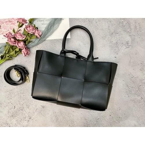 Mollynia Women's Shoulder Bags