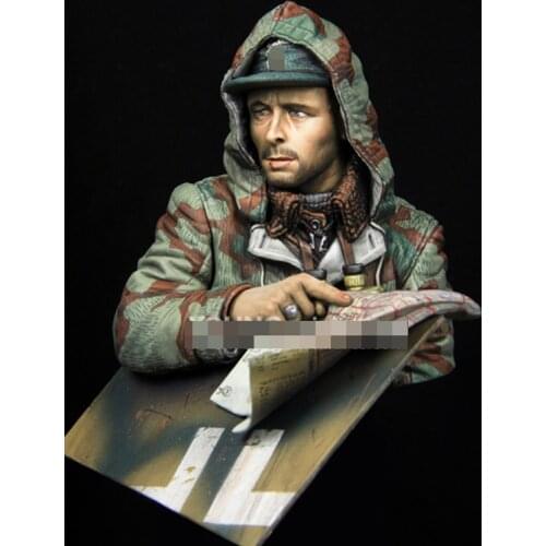 1/10 Resin Model Bust GK Kampfgruppe Officer Russia 1943 Ostwind Unassembled and unpainted kit