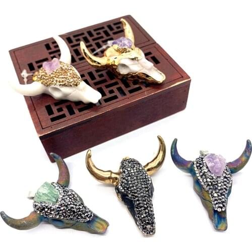 Natural Stone Acrylic Vintage Ethnic Bull Skull Necklace Pendant White Black Color Suitable for DIY Jewelry Making Size 45x46mm