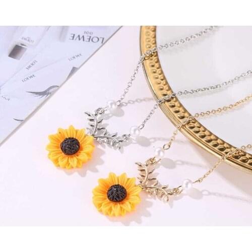 Fashion Imitation Pearls Necklace Creative Sunflower Pendant Necklace For Women Girls Jewelry Accessories Gifts Wholesale