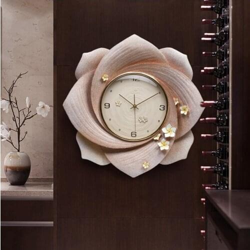 Modern Embossed Resin Wall Clock Decoration Crafts Home Creative Personality Clock Wall Hanging Livingroom Mute Quartz Clock Art