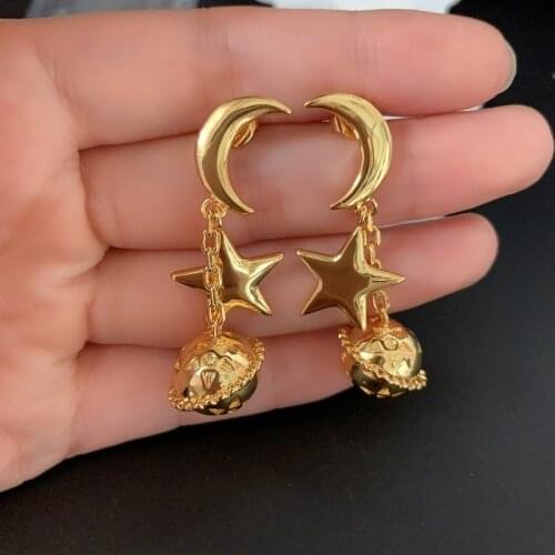 20 new French stereostar star moon earrings high-sense temperament retro anti-allergy ear nail earrings