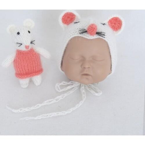 Lovely mohair mouse bonnet and mouse toy set newborn phootography prop baby handmade knit hat and animal mouse toy photo props