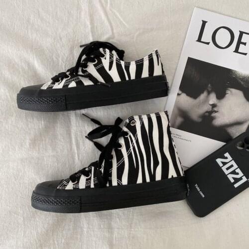 Woman Sneakers New Black White Stripes Canvas Shoes Womens Fashion Vulcanized Shoes Flat Fashion Comfortable High Shoes