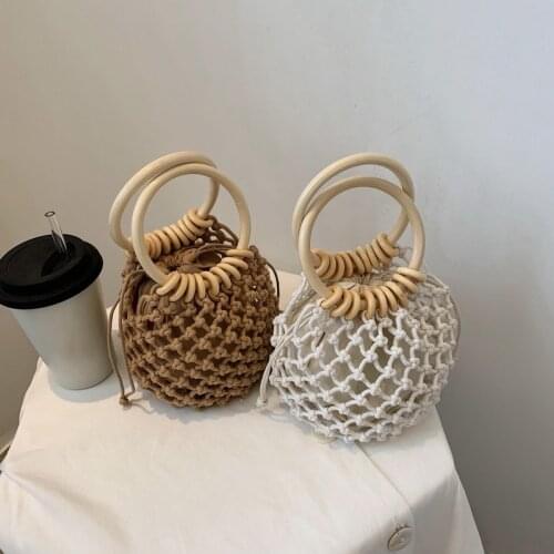 2021 New Fashion Women Girls Woven Handbag Summer Beach Style Wood Handle Drawstring Bucket Bag for Daily Life and Vacation