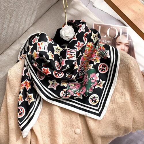 Lady Neck Silk Scarf Fashion Shawl Bandana Head Wraps for Women Foulard Square Scarves Print Design Headkerchief Summer New 2020