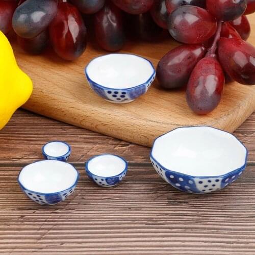 5Pcs Dollhouse Miniature Funiture Blue And White Ceramics Rice Bowls Classic Kitchen Pretend Play Toys for Children Kids Gift