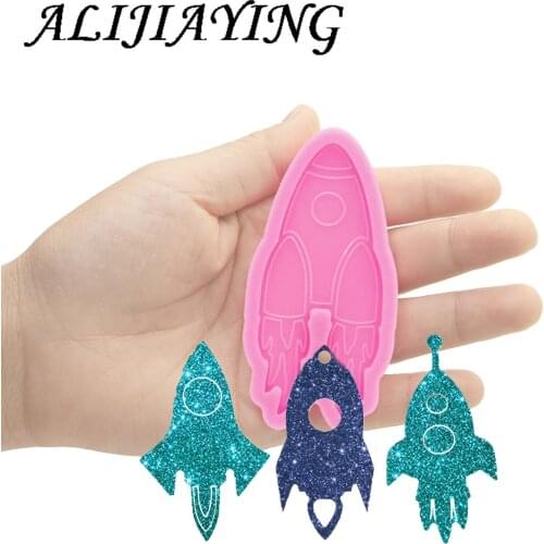 Shiny keychain rocket shape key ring decoration silicone mold for DIY epoxy resin DY0184