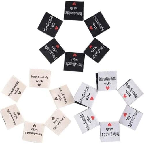 100pcs/lot Handmade with Love Fold in half Garment Labels Woven Printed2*2mm DIY Cloth Tags Craft Sewing Accessories